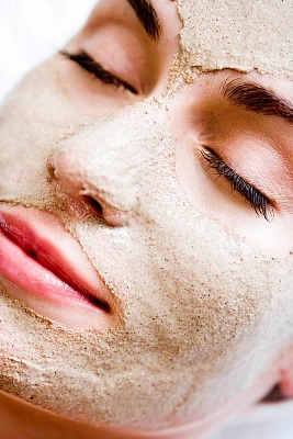 طريقة جديدة لإزالة شعر الوجه من دون ألم  عسل-وشوفان