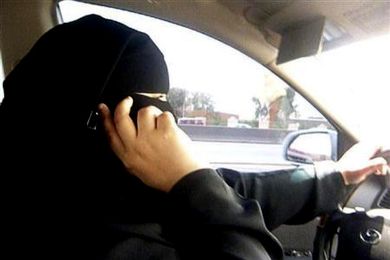 سعودية تقاضي المرور لاستصدار رخصة لقيادة السيارة