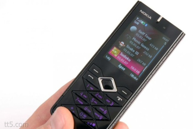 2007 – Nokia 7900 Prism