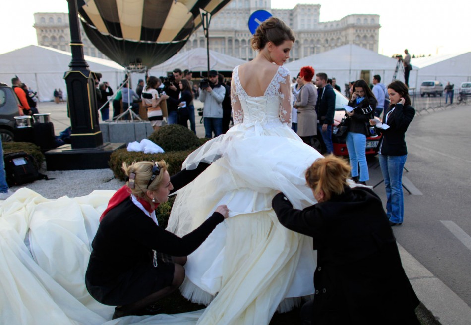 أطول فستان زفاف في العالم8
