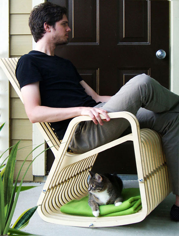 كرسي هزاز للانسان والقطة معا