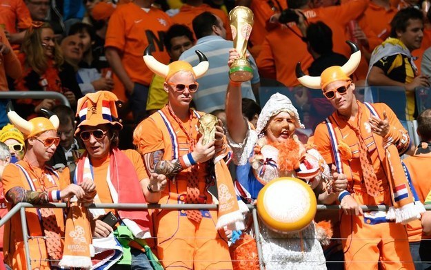 بالصور - مشجعوا هولندا هم الأكثر غرابة و جنوناً في المونديال ! (10)