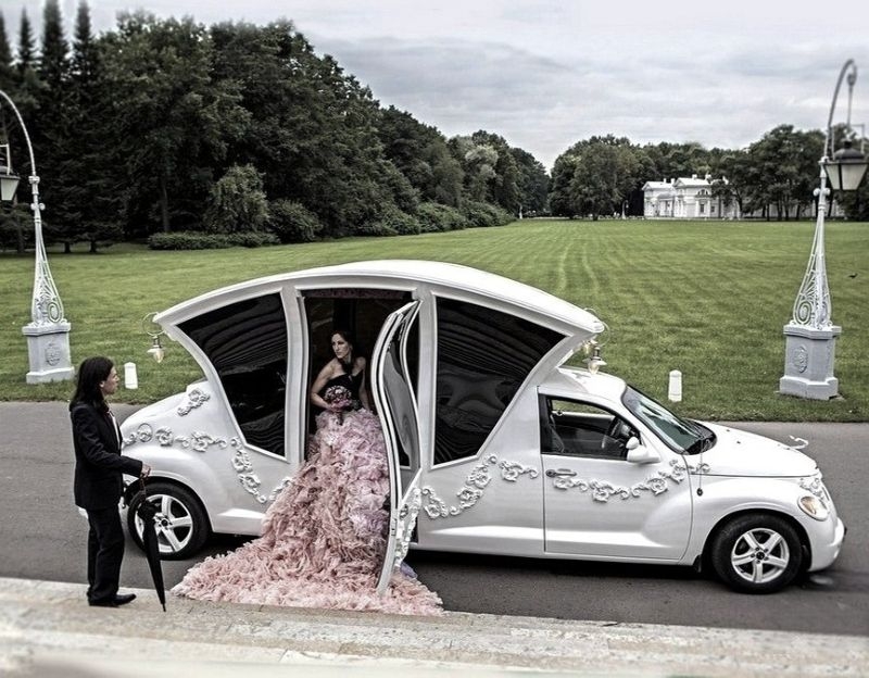 لسيارة ليموزين مخصصة للأعراس2