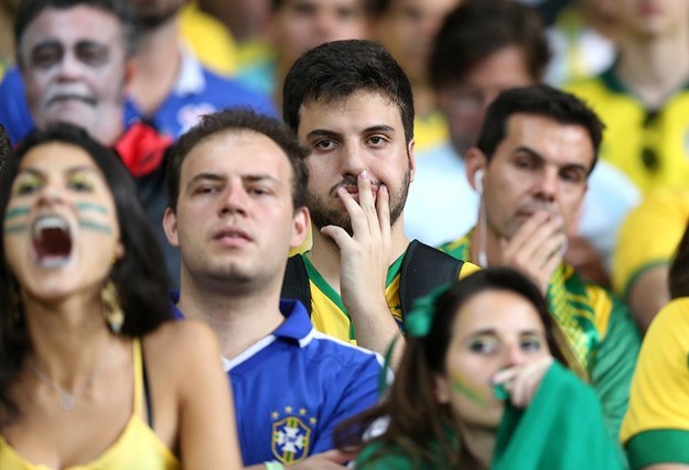 ردة فعل مؤلمة لمشجعي منتخب البرازيل بعد خسارتهم الفادحة أمام ألمانيا (5)