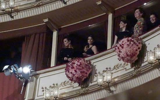 Kim-Kardashian-goes-to-the-Vienna-Opera-Ball-2