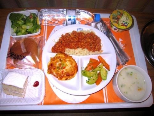 بالصور - كيف تبدو وجبات المستشفيات حول العالم ؟ (1)