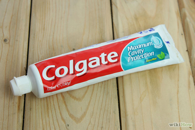 670px-Apply-Toothpaste-on-Pimples-Step-1-Version-2