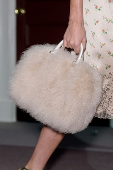 Louis-Vuitton-Fall-2013-Bags-35