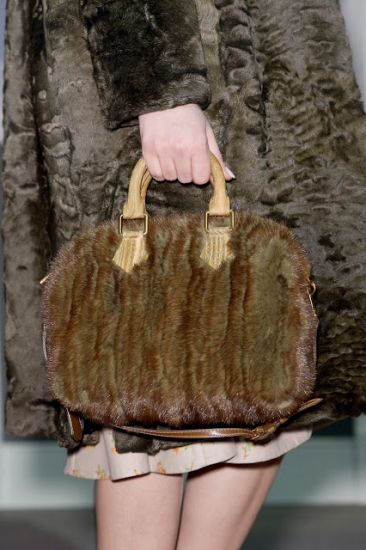 Louis-Vuitton-Fall-2013-Bags-38
