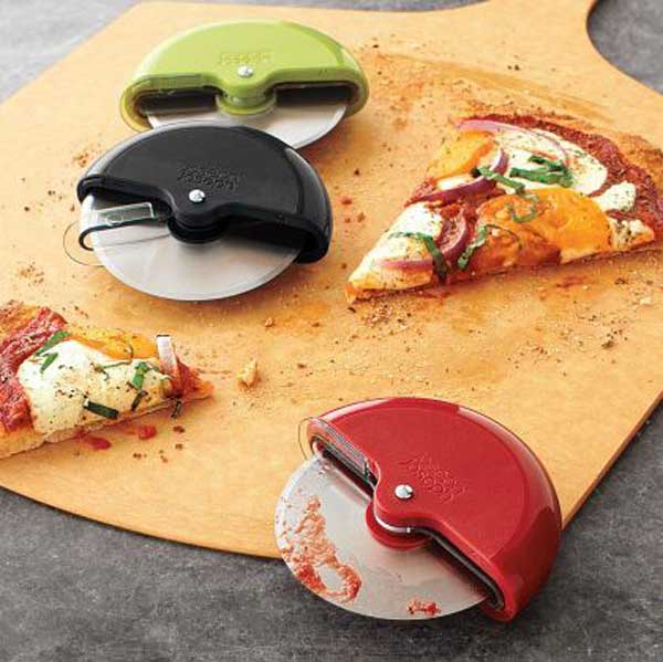 سكين دائرية لتقطيع البيتزا