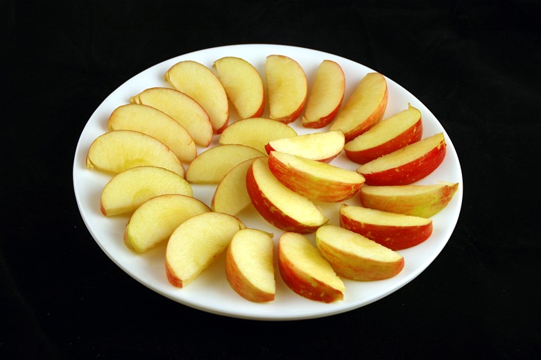 طبق يحتوي على تفاح 385 غرام