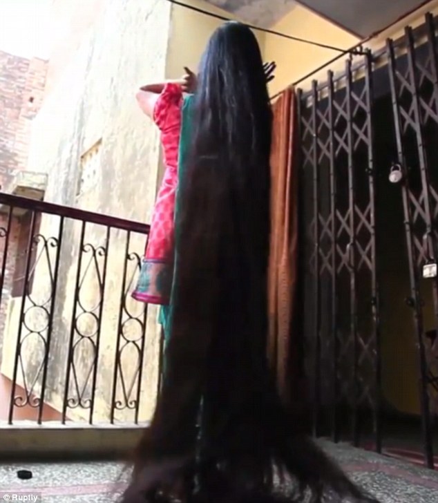 صاحبة أطول شعر في العالم