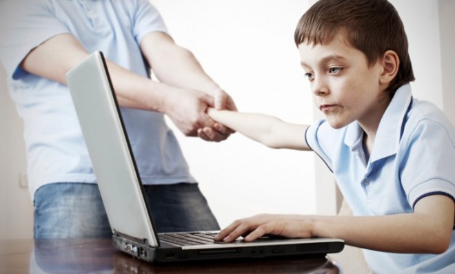 إدمان الإنترنت عند الأطفال