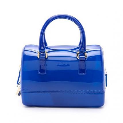 حقيبة زرقاء