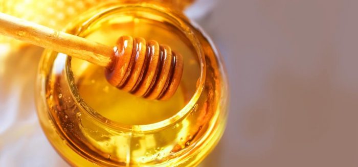 How-To-Use-Honey-To-Get-Glowing-Skin