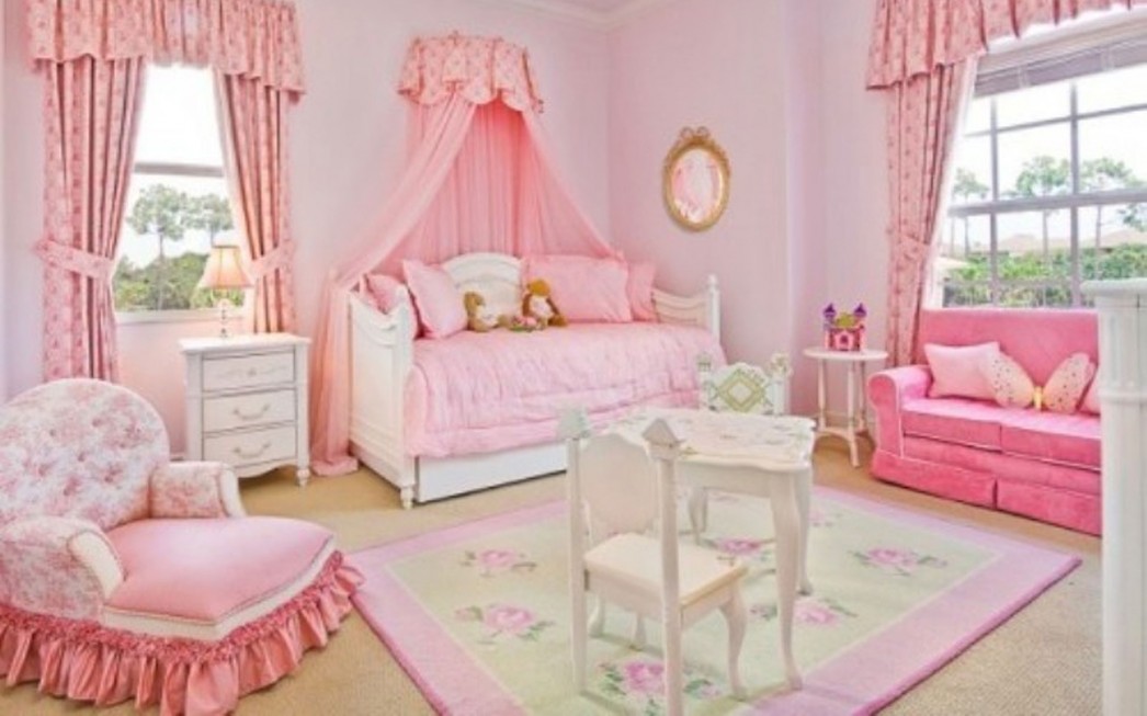 غرفة نوم للفتيات باللون الوردي
