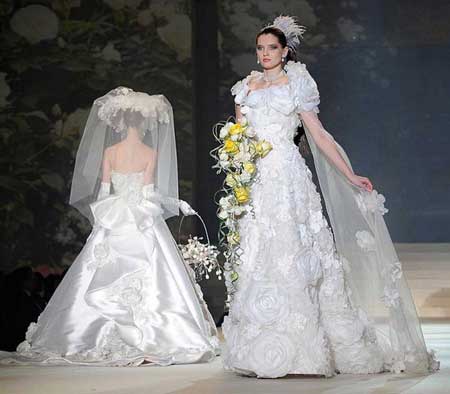 فستان Yumi Katsura يبلغ ثمنه 5.5 مليون ولار