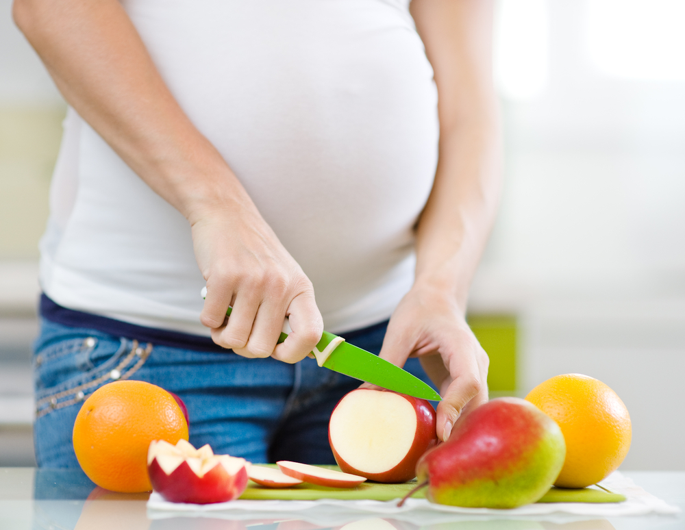 أطعمة يجب على الحامل تناولها في الأشهر الأولى