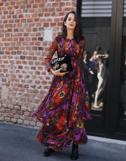 أسبوع الموضة : إطلالات النساء العربيات في ميلانو بين الغرابة والأناقة