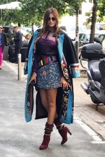 أسبوع الموضة : إطلالات النساء العربيات في ميلانو بين الغرابة والأناقة