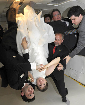 572300-zero-gravity-wedding