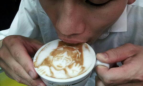 ياباني Kazuki Yamamoto مبدع في الرسم على القهوة