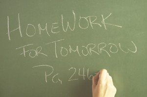 7 نصائح لتساعدي ابنائك في واجباتهم المدرسية