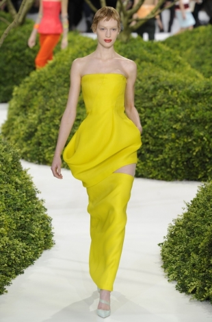 diorspring2013couturecollection14_thumb
