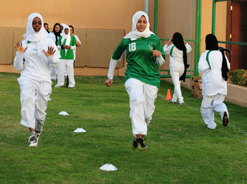 تعليم السعوديات كرة القدم يُساوي 85 مليون ريال !