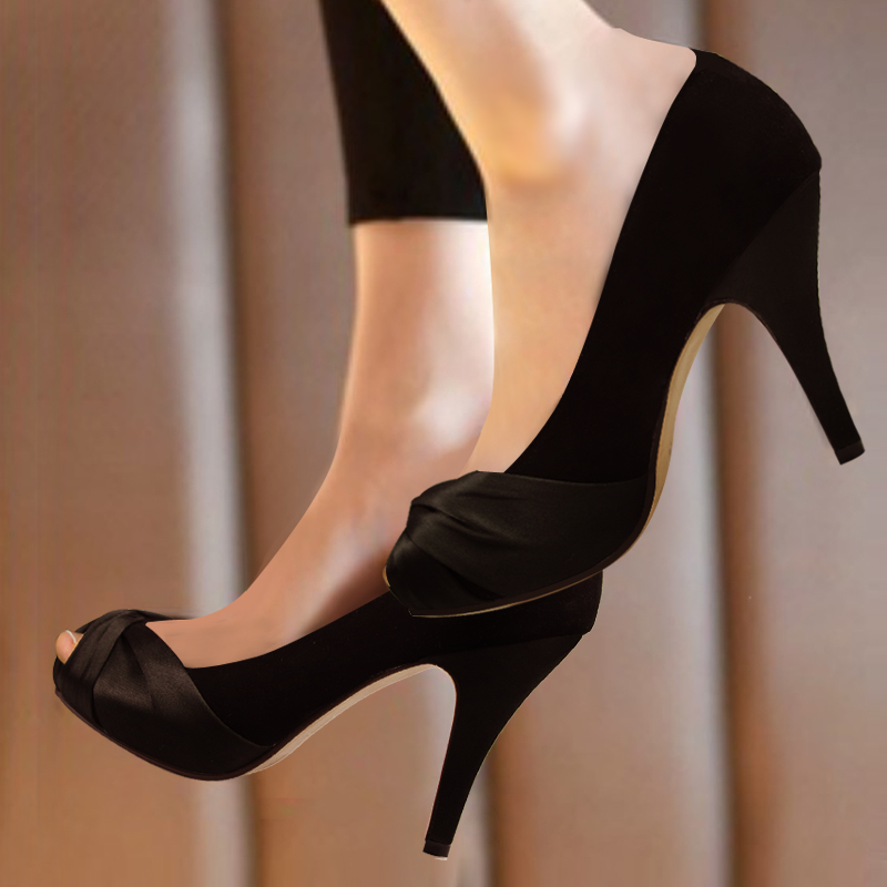 الأحذية السوداء الكلاسيكية ، سر كل مرأة أنيقة !