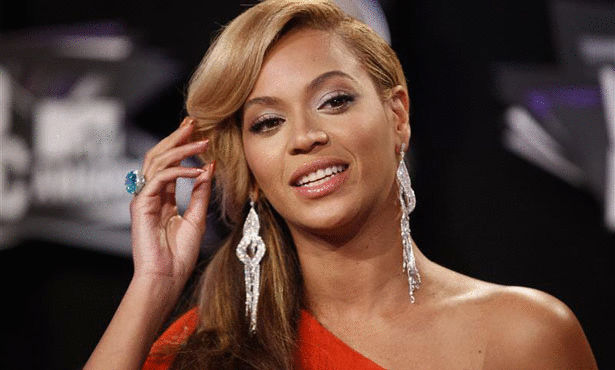 Singer Beyonce poses at the 2011 MTV Video Music Awards in Los Angeles