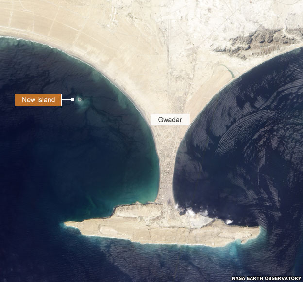 ميلاد جزيرة جديدة  في بحر العرب بعد الزلزال المدمر الذي ضرب باكستان