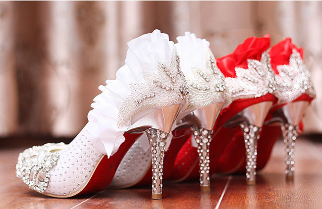 حذاء رائع لكل عروسة سواء في حفل الزفاف أو الخطوبة ! (8)