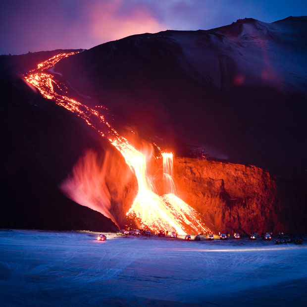 صورة نشرت على الانترنت من قبل طالب يبلغ من العمر 25 عاما للحمم البركانية في ايسلندا
