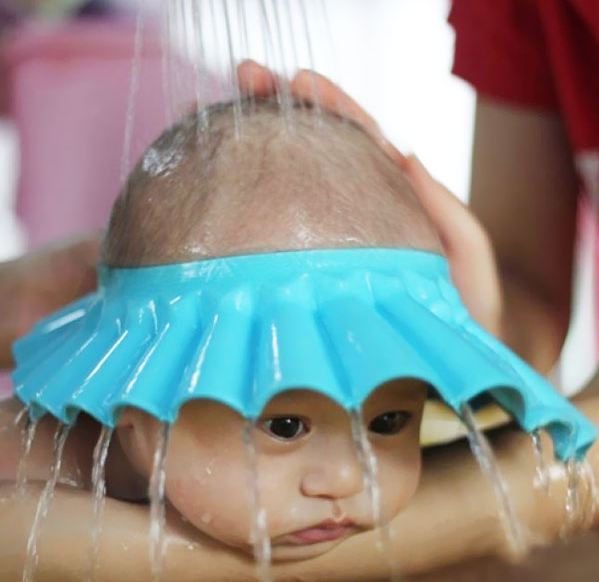 قبعات لحماية اعين الاطفال اثناء الاستحمام