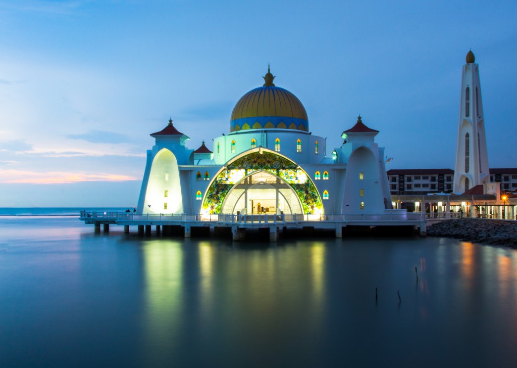 شاهدي صور مسجد مضائق مالاكا في ماليزيا 