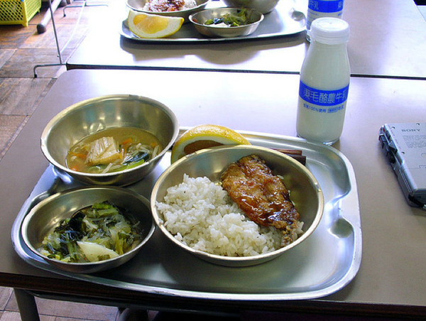 وجبات غداء طلاب المدارس اليابانية تحتل المرتبة الأولى صحياً ! (5)