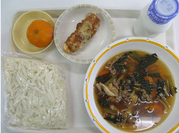 وجبات غداء طلاب المدارس اليابانية تحتل المرتبة الأولى صحياً ! (7)